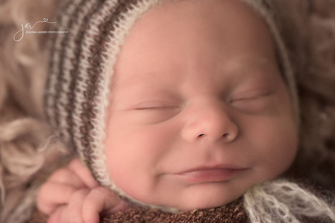 Baby Photographer Columbus, Ohio.  Newborn Photographer Upper Arlington Ohio.  Newborn and Sibling PHotographer, Baby Potraits Columbus Ohio
