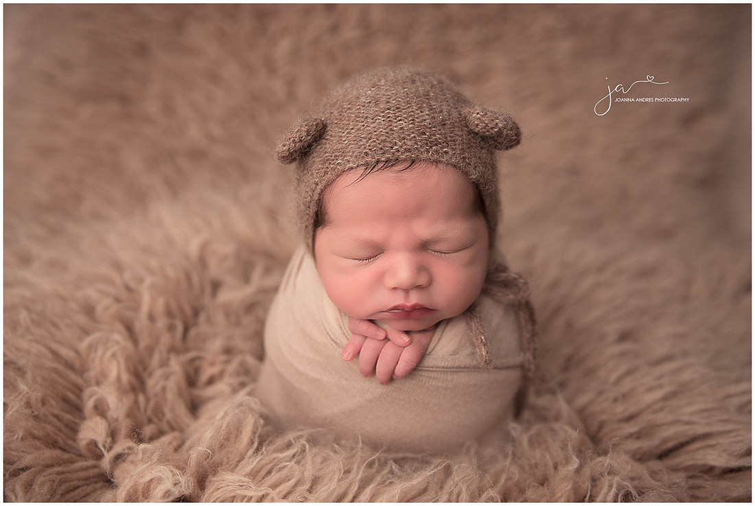 Potato Sack Pose in Neutrals