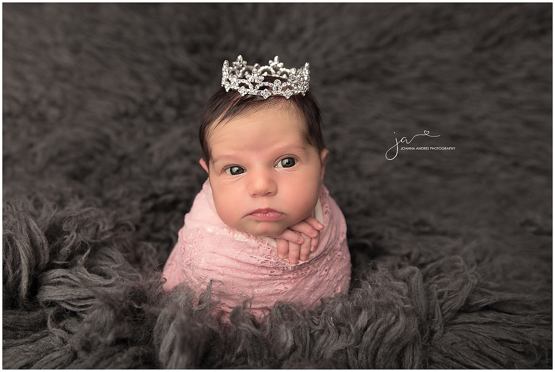 Charlotte Potato Sack Pose with Crown