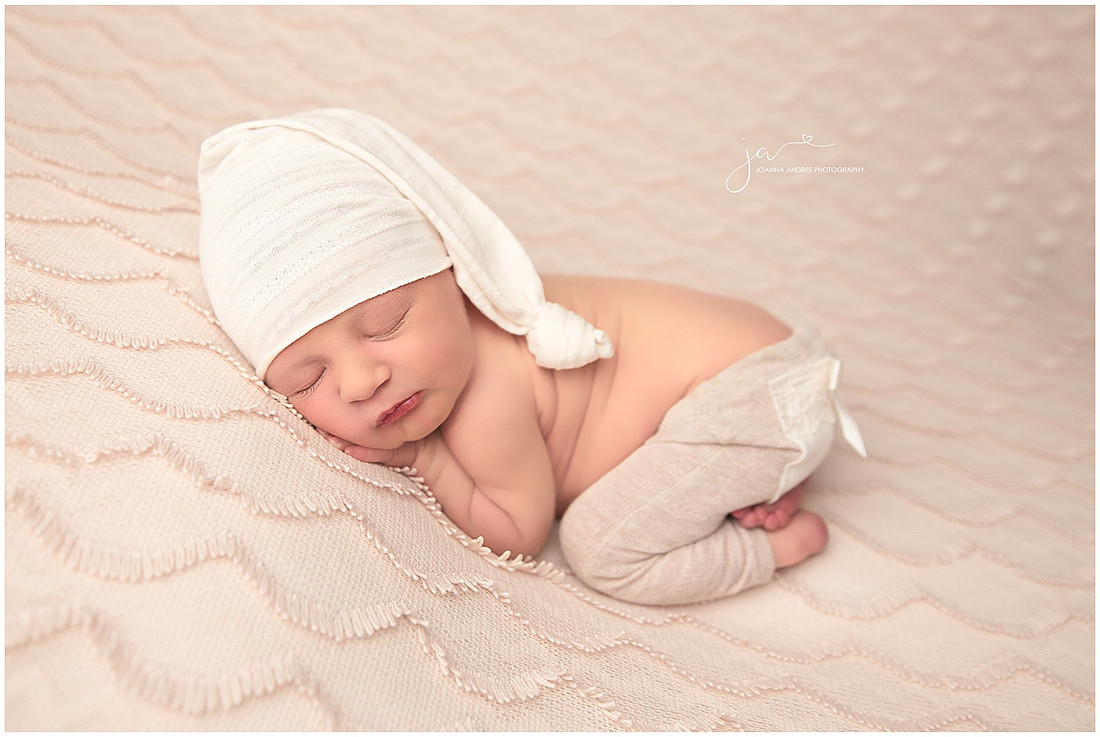 Baby Patyon in Neutrals and sleepy hat