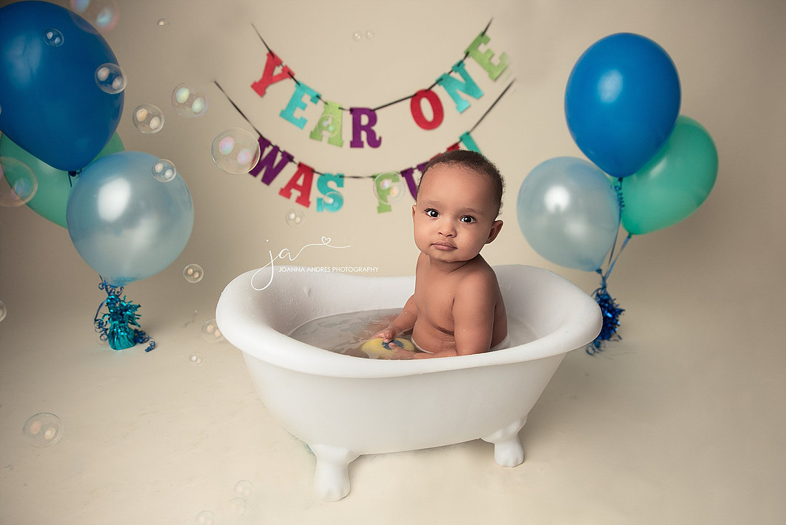 Cake Smash Bathtub Baby Boy in Blues