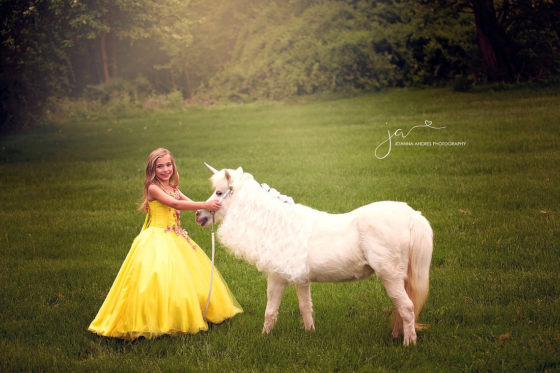 Girl with Uncorn in yellow gown
